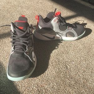 Nike fly.by mid athletic shoes never worn size 12